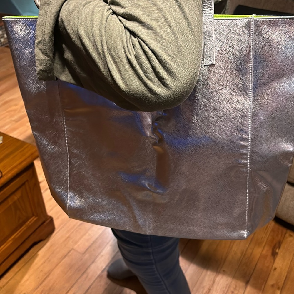 Clinique shopper tote in Silver